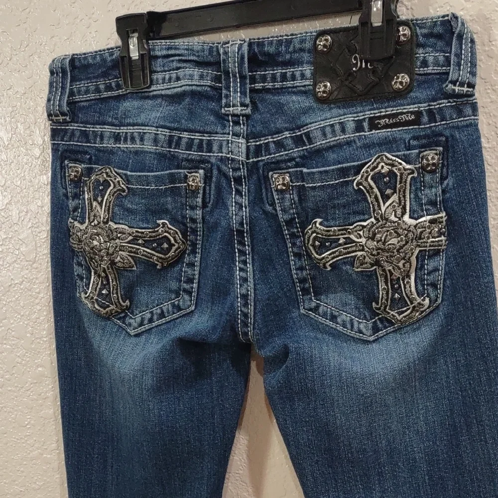MISS ME STRAIGHT Blue Jeans with Embellished Pockets - Picture 6 of 17
